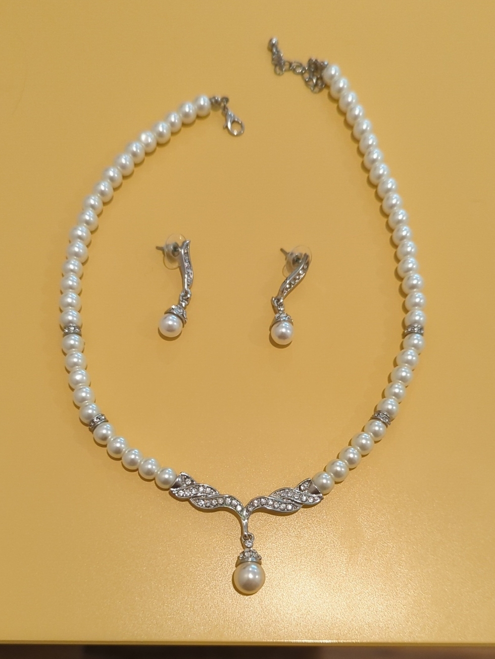 Earring And Necklace Set Faux Pearl And Rhinestone Silver